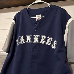 NEW YORK YANKEES TRUE FAN MENS LARGE BASEBALL APPAREL EUC
